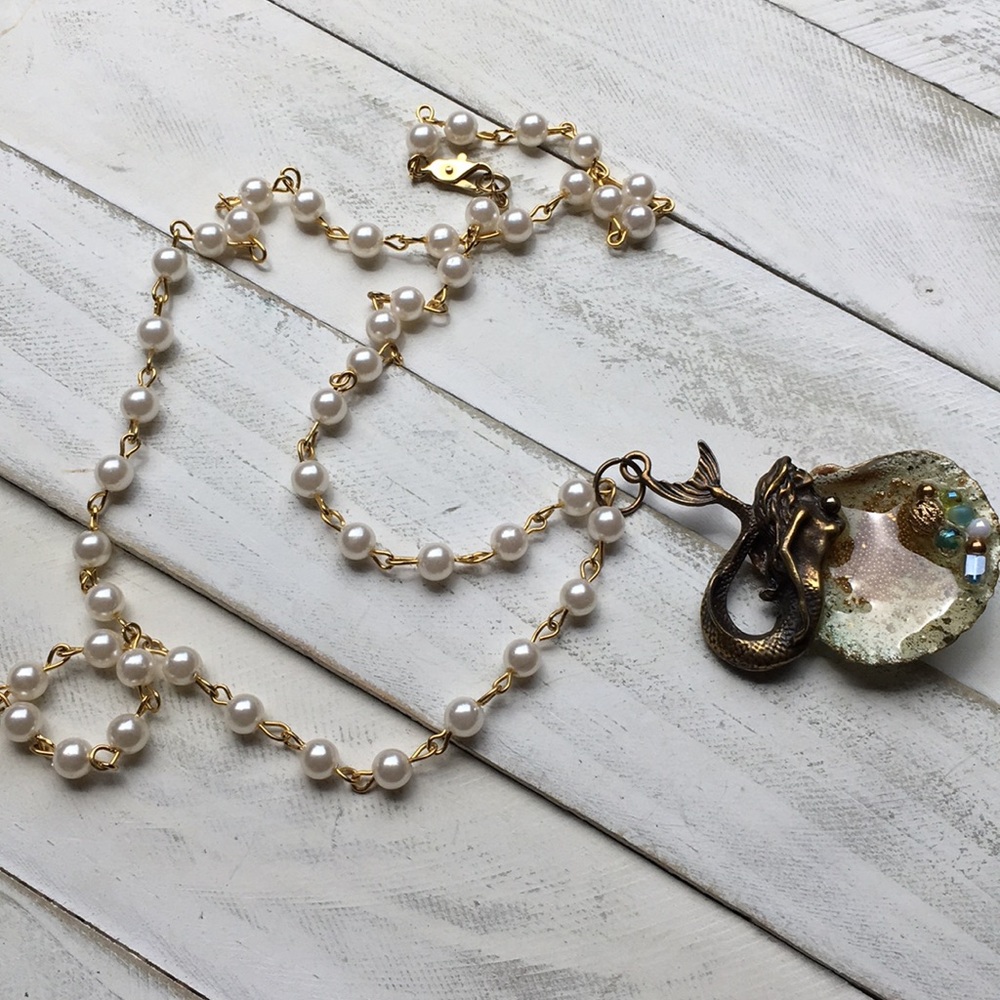 Handcrafted Mermaid treasure necklace pearls gold